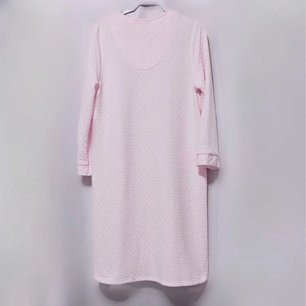 Miss Elaine Housecoat Floral Robe M Medium Pink Snap Muu Muu Warm Nightgown Long